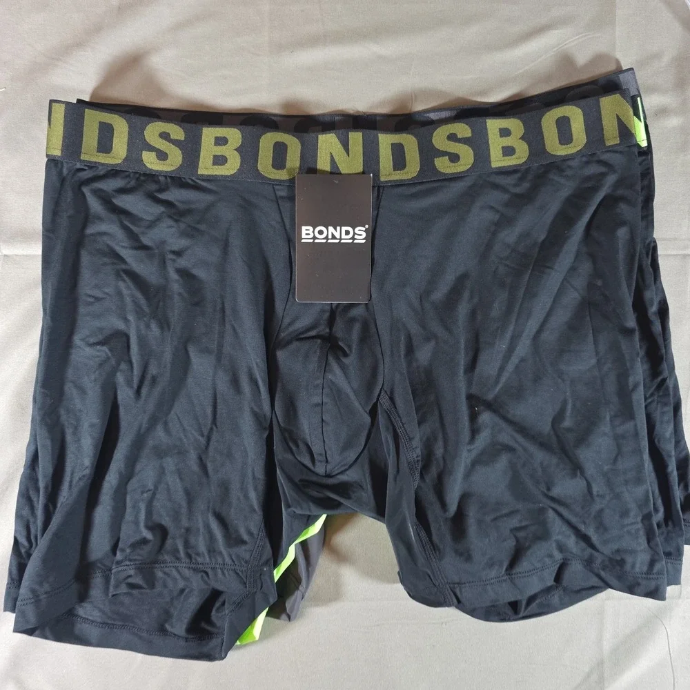 Bonds Underwear Anti-Chafing Boxer XXL 3 Pack Black & Grey/Green/Gold